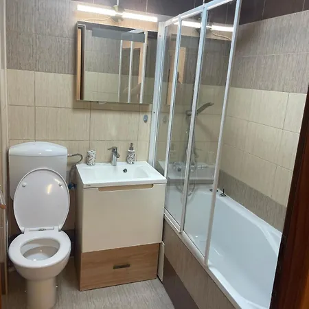 Wesleys Homes- 3 Apartment, Untold Festival , 3km Apartman *